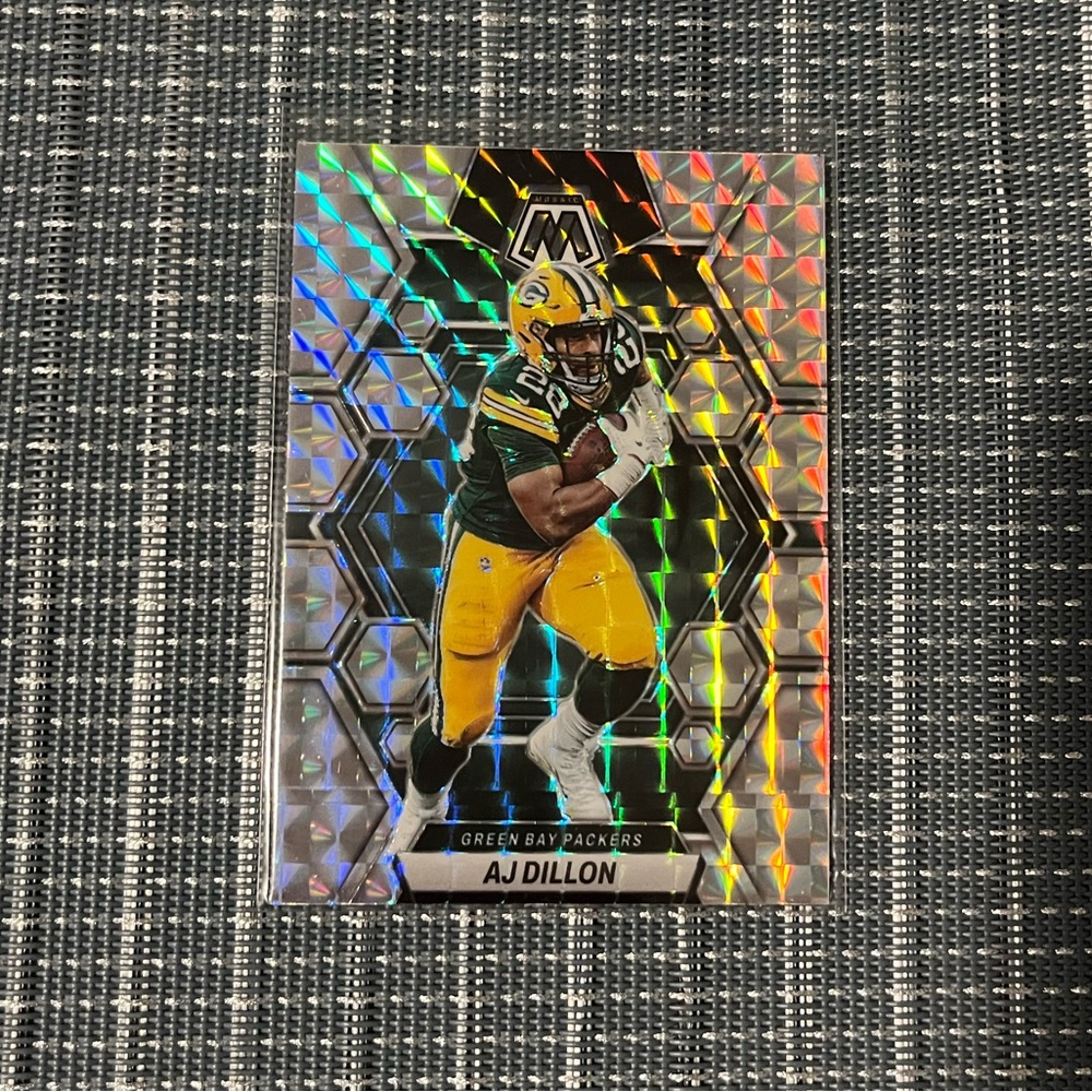 🌸 2023 Panini Mosaic AJ Dillon Yellow Reactive Prizm #84 Green Bay Packers